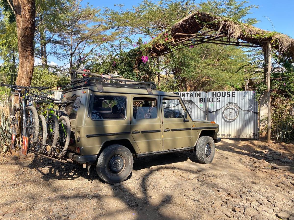 Mountain Bikes House Hostel Moshi Exterior photo