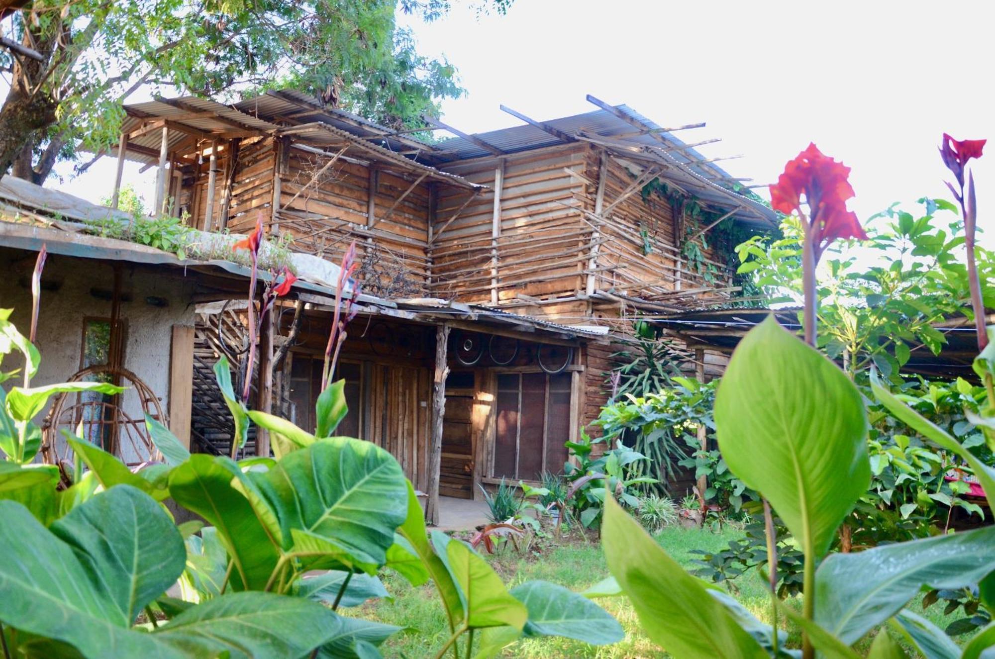 Mountain Bikes House Hostel Moshi Exterior photo